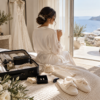 Νύφη με κομψή ρόμπα και οργανωμένη bridal βαλίτσα